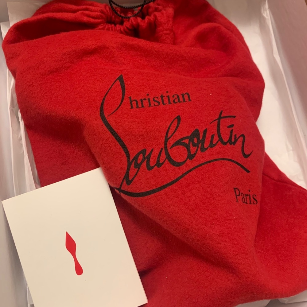 LOUBOUTINS 5 1/2 FOR SALE !!! - Picture 7 of 9